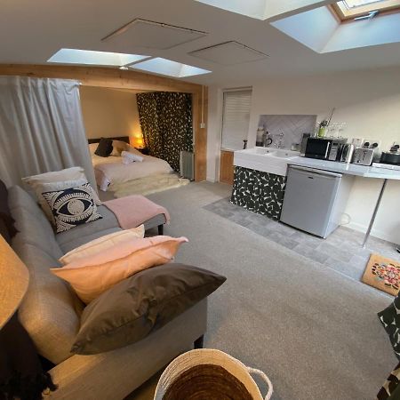The Dragonfly Bnb, 格拉斯顿伯里 外观 照片