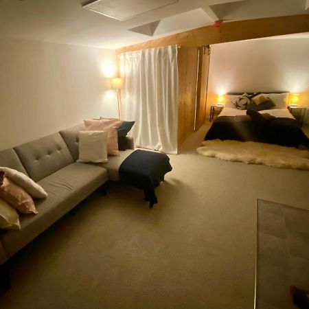 The Dragonfly Bnb, 格拉斯顿伯里 外观 照片