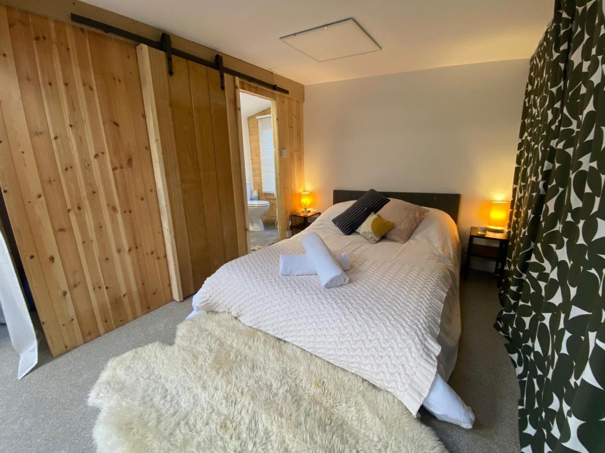 The Dragonfly Bnb, 格拉斯顿伯里 外观 照片