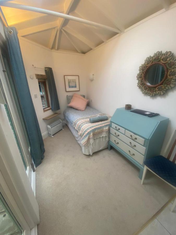 The Dragonfly Bnb, 格拉斯顿伯里 外观 照片